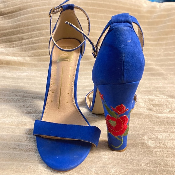 FRH Hazel Faux Suede Block Heels Floral Embroidered Open Toe Ankle Strap Sz 8.5 - Picture 7 of 16